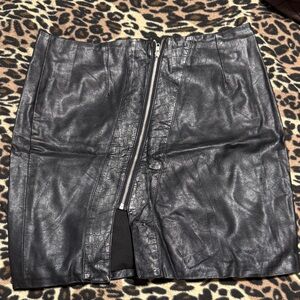 Sleek Black Leather Pencil Skirt